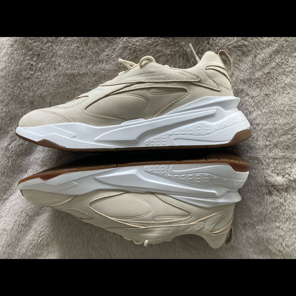 White and Créeme Puma  trainers size 10 never worn brand new perfect for spring!